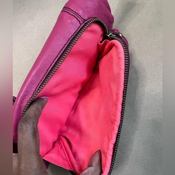 Steve Madden 100% Leather Pink Small Clutch With Zipper And Magnetic Closures - Picture 3 of 11